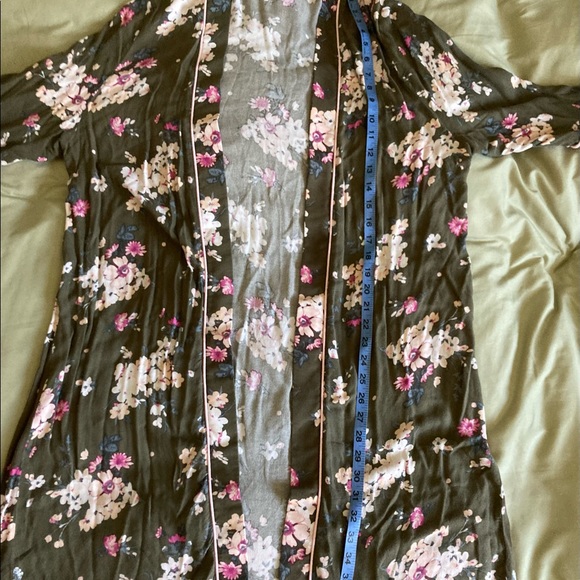 Spring/Summer cover-up - Picture 11 of 13